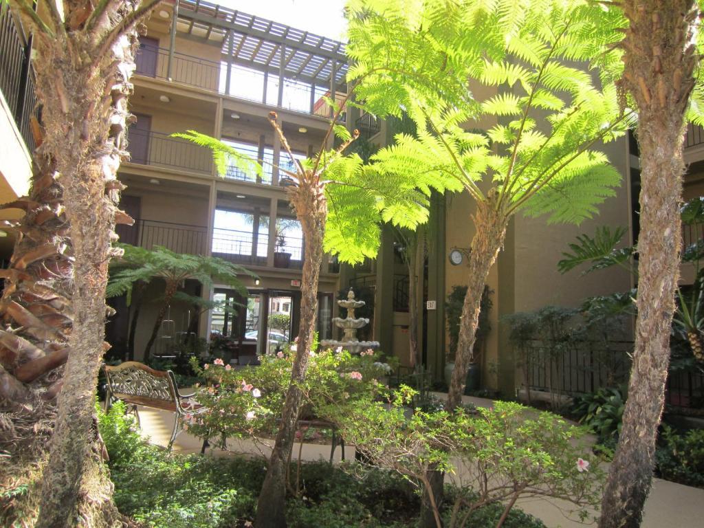 Inn West Park Inn- Extended / Weekly Rates Available 2*