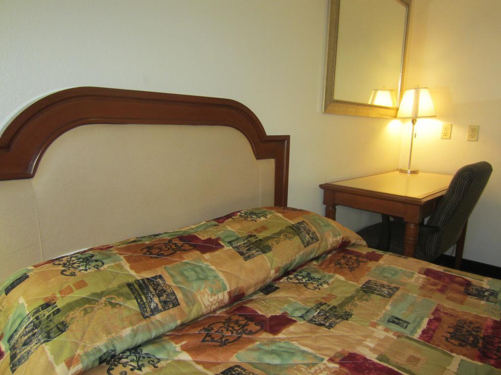 West Park Inn- Extended / Weekly Rates Available Inn