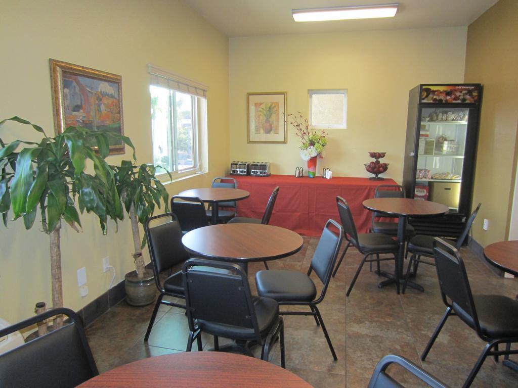 Inn West Park Inn- Extended / Weekly Rates Available 2*